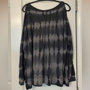 Free people black and gray tie die sweater top with ark cut outs